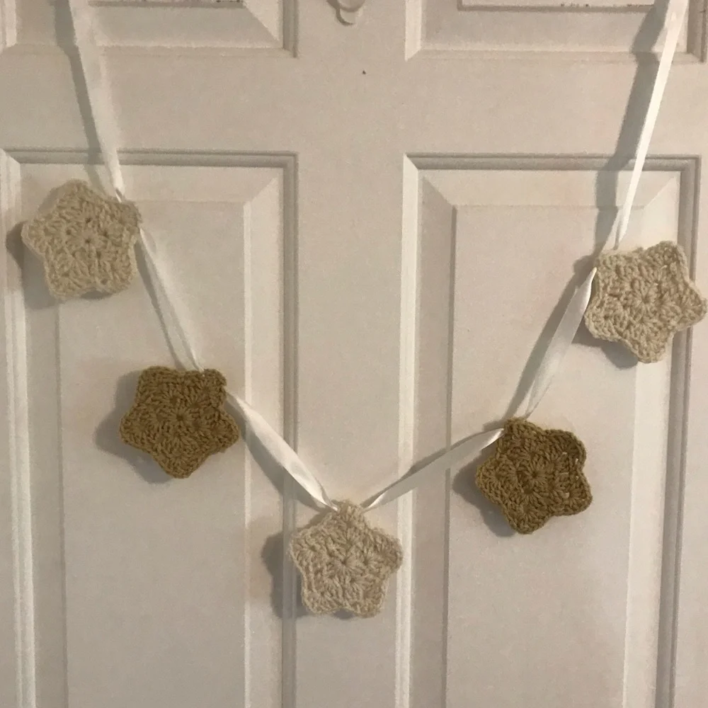 Crochet Star garland off white and khaki
